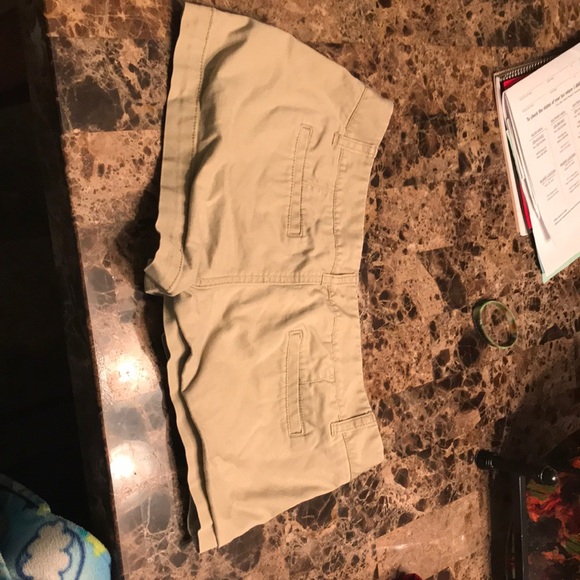 SHORTS - Picture 3 of 8